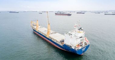 Stire din Economie : Flota comercială a României, acum 20 de ani.  Companii problemă, nave arestate, marinari neplătiți