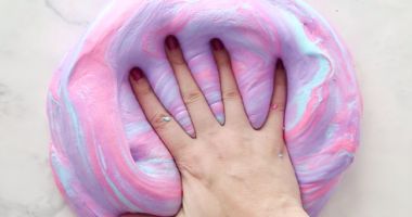 Stire din Social : Atenție, părinți! Jucăriile SLIME pot fi toxice pentru copii