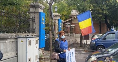 Fluierele și vuvuzelele sindicale de la poarta Ambasadei Emiratelor Arabe Unite s-au auzit până în Dubai - 2