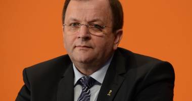 Stire din Politică-Administrație : Flutur: Demisia premierului este un pas spre normalitatea acestei țări