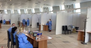 SURPRIZĂ PENTRU CEI CARE VIN LA MAMAIA! Turiştii veniţi la mare au parte de vaccinare!