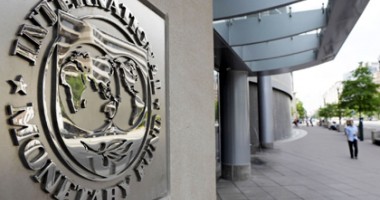 FMI cere Marii Britanii să relaxeze măsurile de austeritate