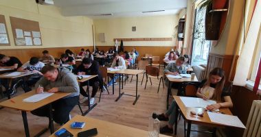 Stire din Cultură-Educație : S-a dat startul pregătirilor pentru admiterea la Facultatea de Matematică și Informatică