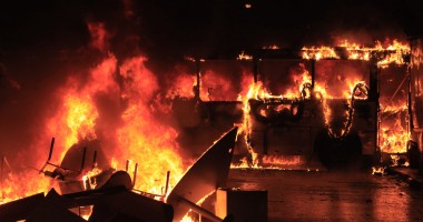 Stire din Actualitate : Tragedie în Columbia: 31 de copii, arși de vii după explozia unui autocar