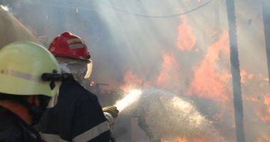 Incendiu pe strada Dacia din Constanța