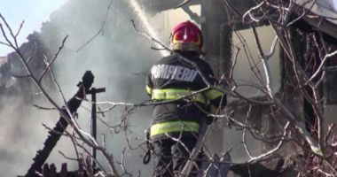 Stire din Actualitate : Cum a reușit să-și dea foc la casă un băcăuan. La un pas de moarte înainte de Crăciuni