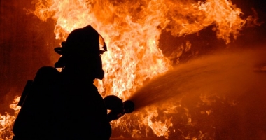 Stire din Eveniment : RĂSTURNARE DE SITUAȚIE ÎN CAZUL INCENDIULUI DIN KM4-5. Fetița arsă de vie a fost înjunghiată în piept!