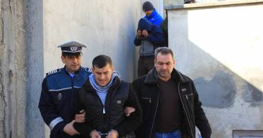 Focuri de armă pentru prinderea unor hoți din mașini din Constanța - 5