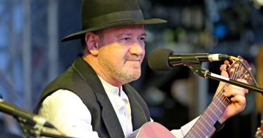 Stire din Cultură-Educație : Ești în vacanță la Costinești? Hai la festivalul de folk!