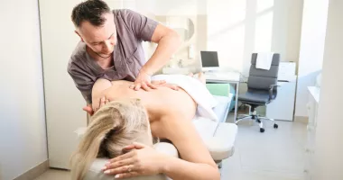 Stire din Sănătate : Atenție! O mică durere la omoplat poate fi semnul unui infarct