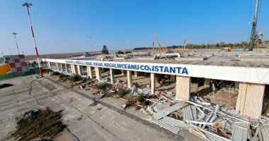 Buldozere, excavatoare, ziduri la pământ! "Bombardament" la Aeroportul Internaţional Mihail Kogălniceanu - 2