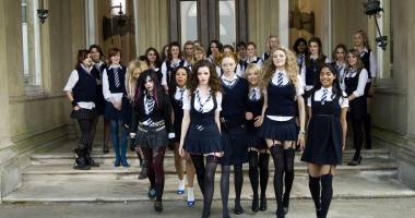 Stire din Cultură-Educație : Ce îi învățăm pe copii la școală: "barza" sau totul despre sex?