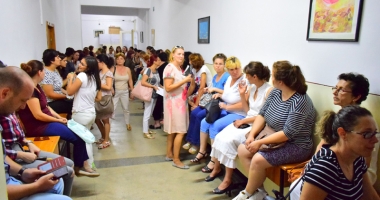 Stire din Cultură-Educație : Învățământ cu avariile pornite. Sute de catedre "peticite" pe ultima sută de metri