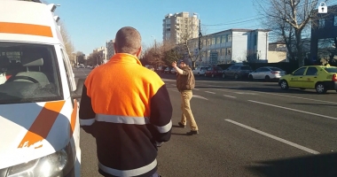 Stire din Eveniment : Un "pacient" a băgat spaima în medicii de pe ambulanțe. "Ne este frică să ne mai apropiem de el"
