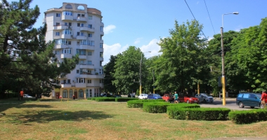 Stire din Social : Spațiile verzi din Constanța, înmulțite pe hârtie, ciopârțite în stradă