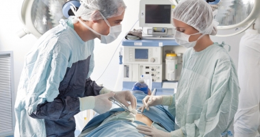 Stire din Social : Pregătim medici pentru Occident! Cine achită nota de plată?