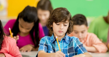 Stire din Cultură-Educație : Haos și generații de sacrificiu! Școala începe fără manuale