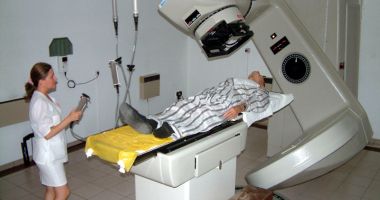 Stire din Social : Disperarea bolnavilor de cancer, la limită. Cât trebuie să mai aștepte ca să facă radioterapie la Constanța?