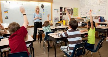 Stire din Cultură-Educație : Copii cărora li s-a luat dreptul la educație. Unii nu au fost înscriși la școală,  alții nu sunt lăsați la cursuri