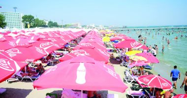 Stire din Social : A început sezonul de… amenzi. Plaje pline de șezlonguri și terase mizerabile!