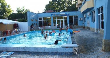 Stire din Social : Au pus lacătul pe afaceri! Hoteluri şi pensiuni de pe litoral, scoase la mica publicitate