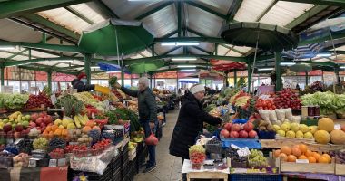 Stire din Social : Scandalul pieţelor închise! „De ce vor să ne distrugă tocmai pe noi?”