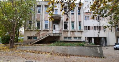 Stire din Social : Criză de paturi pentru bolnavii cu Covid, în timp ce spaţii sanitare au rămas în uitare