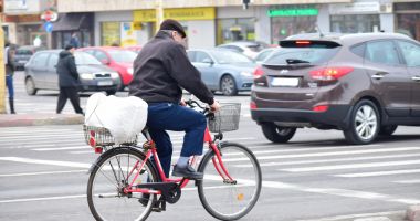 Stire din Social : Constănţenii plâng după piste de biciclete. „Este sinucidere curată să mergi pe unele străzi!”