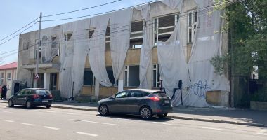 Stire din Social : Chiar nu mai interesează pe nimeni? A scăpat de la demolare, dar nu şi de şobolani!