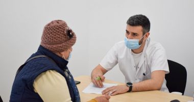 Stire din Social : Vaccinarea la medicii de familie, pornită cu stângul. „Sunt greu de convins oamenii de la ţară!”