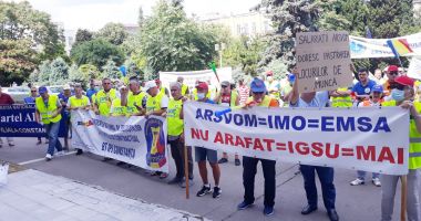 Stire din Economie : Sindicatele acuză Puterea că vrea să pună mâna pe ARSVOM, pentru a sifona banul public
