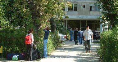 Stire din Social : A început forfota cazărilor. La cămin studențesc sau cu chirie, la gazde?