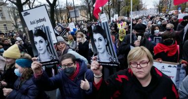 Stire din Actualitate : Proteste de stradă în Polonia după moartea unei femei care nu a putut face avort