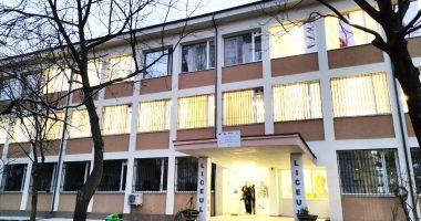 Stire din Cultură-Educație : Directorul Liceului „Ovidius”, cercetat disciplinar, în timp ce la Mangalia o elevă anunță alt „circ”