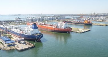 Stire din Economie : Porturile Mării Negre, navigatorii și armatorii plătesc tributul invadării Ucrainei de către Federația Rusă
