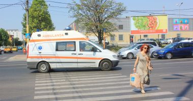 Stire din Social : Ambulanţa lucrează la foc continuu, fără niciun ajutor! "Personalul este tot mai obosit şi nemulţumit"