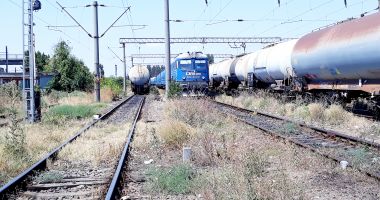 Stire din Economie : Când vor circula trenurile cu cel puțin 60 de kilometri pe oră în România? Nici măcar ministrul transporturilor nu știe!