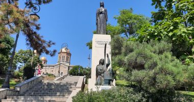 Stire din Cultură-Educație : Orgolii și frustrări răscolite la inițiativa amplasării de noi monumente în Constanța. Regele Carol I, în centrul dezbaterii
