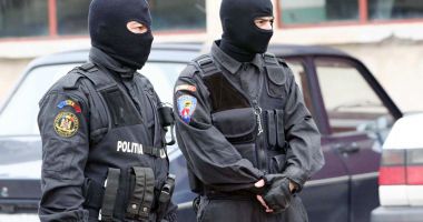 Răufăcători din Constanța, pe "lista neagră" a Poliției! Sunt dați în urmărire în toată lumea! - 2