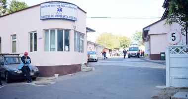 Stire din Social : Cine ne scapă de hârburi? Curse contracronometru pe viaţă şi pe moarte cu ambulanţe vechi şi uzate