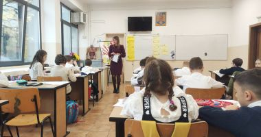 Stire din Cultură-Educație : Chinul înscrierii la clasa pregătitoare. Părinții, avertizați să înceteze cu presiunile!
