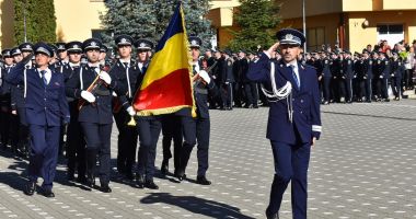 Stire din Eveniment : Meseria de polițist, pe lista celor în pericol de dispariţie? "Rezultatele preliminare arată dezastrul în care se află MAI"