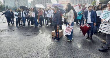 Stire din Social : Farmaciștii au ieșit în stradă! "Rețete nedecontate la timp, bolnavii - în pericol!"