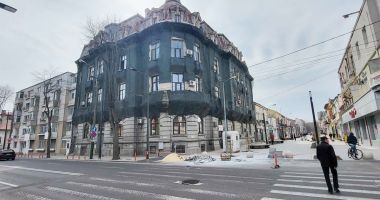 Stire din Social : Policlinica cu Plată, o "Cenuşăreasă" împachetată în aceeaşi stare de degradare