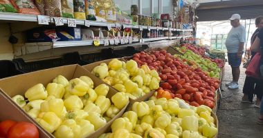 Stire din Social : Afacerile comercianților din piețe, grav afectate de caniculă. "Am aruncat baxuri întregi de legume"