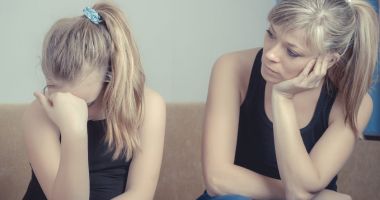 Stire din Cultură-Educație : Lacrimi de tristețe, dar și de bucurie! Peste 300 de elevi nu au prins loc la liceu. Doi tineri, admişi cu nota 10