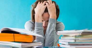 Stire din Cultură-Educație : Profesori constănțeni, supărați că nu sunt posturi titularizabile: "Pentru ce ne mai pun să dăm examen?"