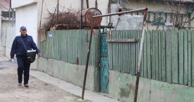 Stire din Social : Poştaşii încep negocierile. "Degeaba sunt hainele noi dacă nu avem ce mânca acasă!"