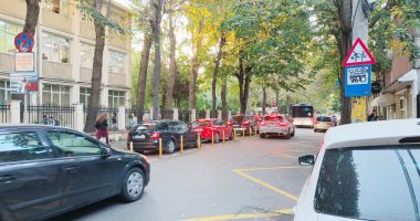 Stire din Social : Sistemul "Kiss and Ride", sabotat de unii părinți constănțeni! "Noi știm să ne facem de râs cel mai bine!"