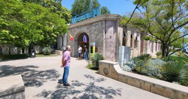 Stire din Social : Turiști dezamăgiți! Acvariul din Constanţa, ferecat pe veșnicie?